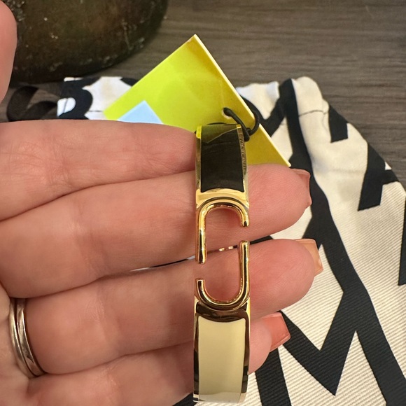 Marc Jacobs Gold J Hinge Bracelet NWT - Picture 5 of 6